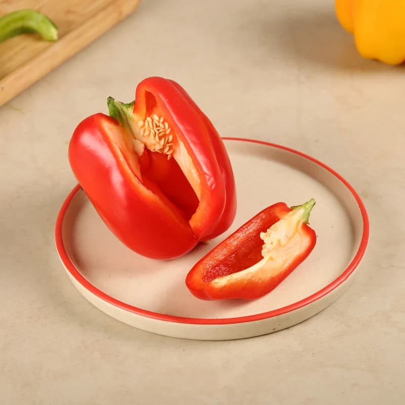 Red Bell Pepper (Kempu Dappa Menasina Kaayi)